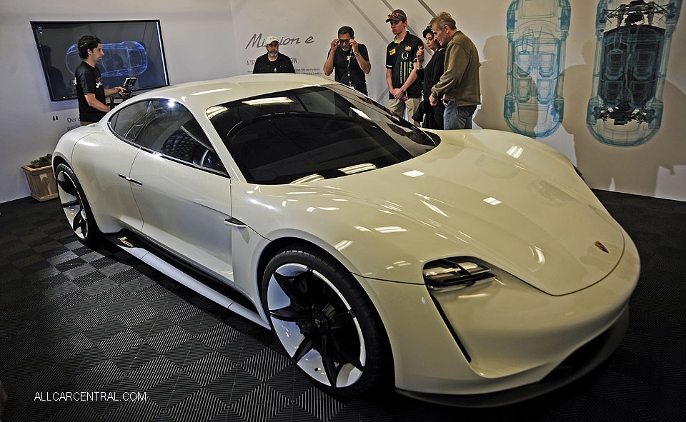 Porsche Mission E Concept 2018 Rennsport 
VI 2018