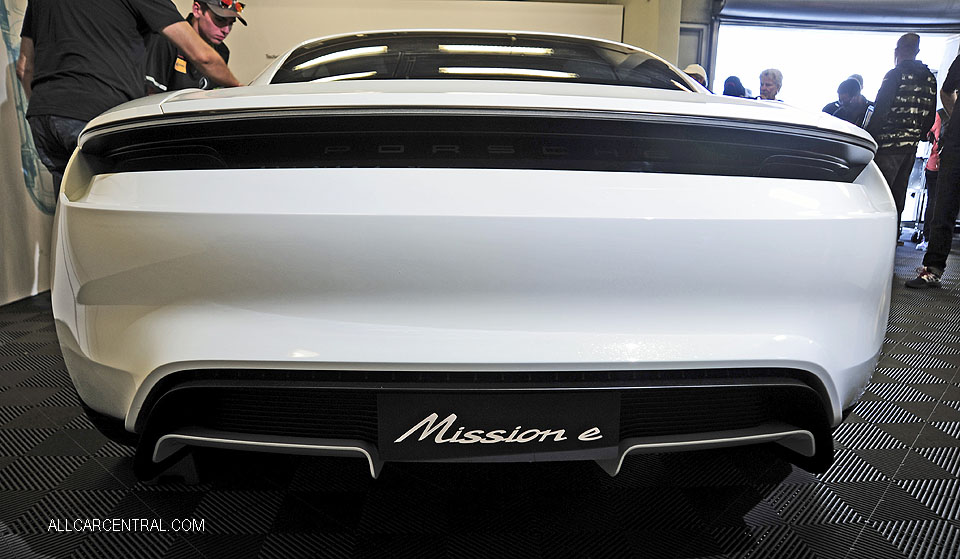 Porsche Mission E Concept 2018 Rennsport 
VI 2018