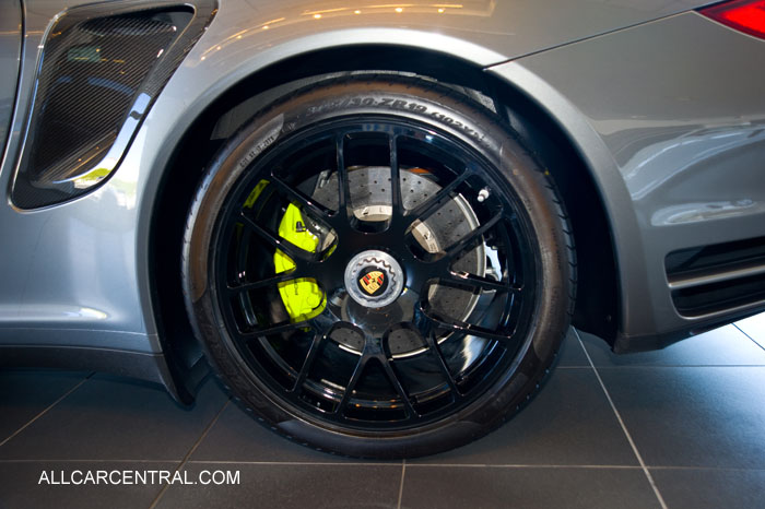 Porsche 911 Turbo S Ed 918 Spyder sn-WPOAD2A96CS766292 2012