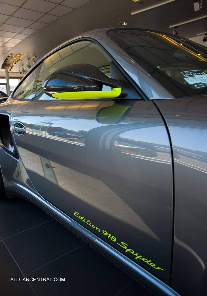 Porsche 911 Turbo S Ed 918 Spyder sn-WPOAD2A96CS766292 2012