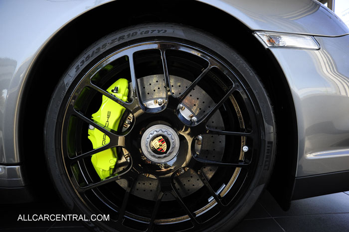 Porsche 911 Turbo S Ed 918 Spyder sn-WPOAD2A96CS766292 2012